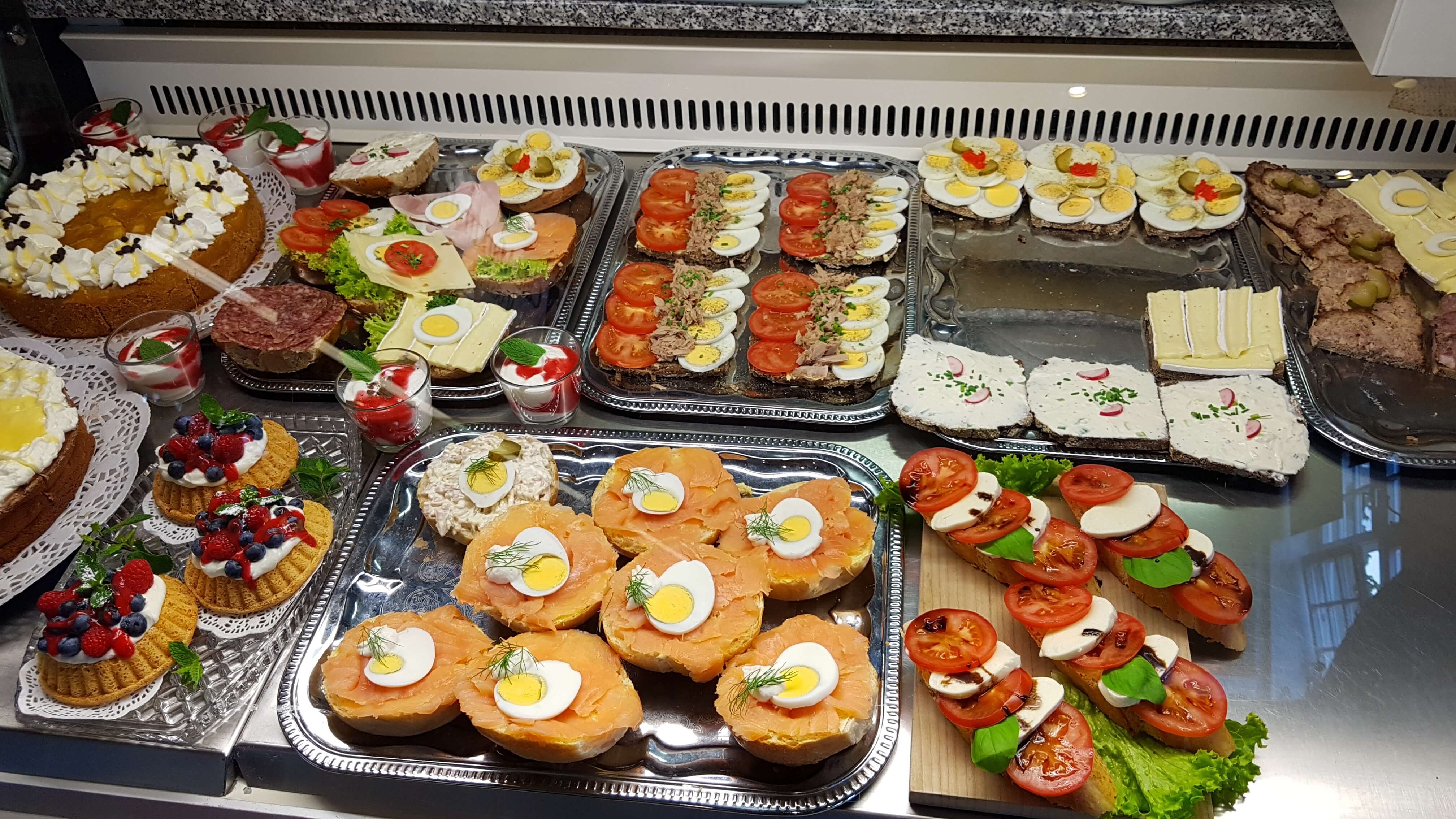 Belegte Brötchen und Brote